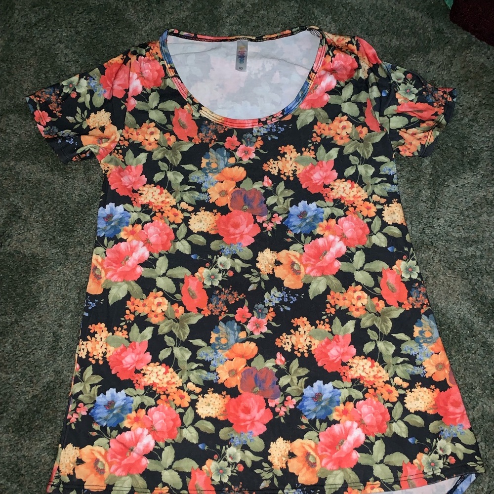 LulaRoe size XS tunic!